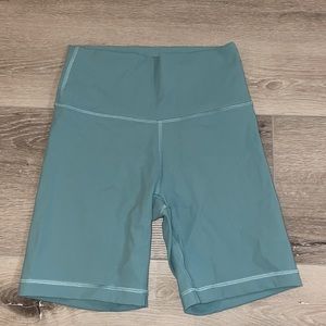Aritzia TNA Slick Atmosphere 7” Shorts
